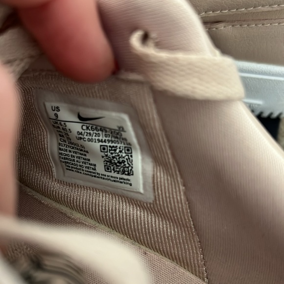 AirForce 1 Pixel - Picture 3 of 3